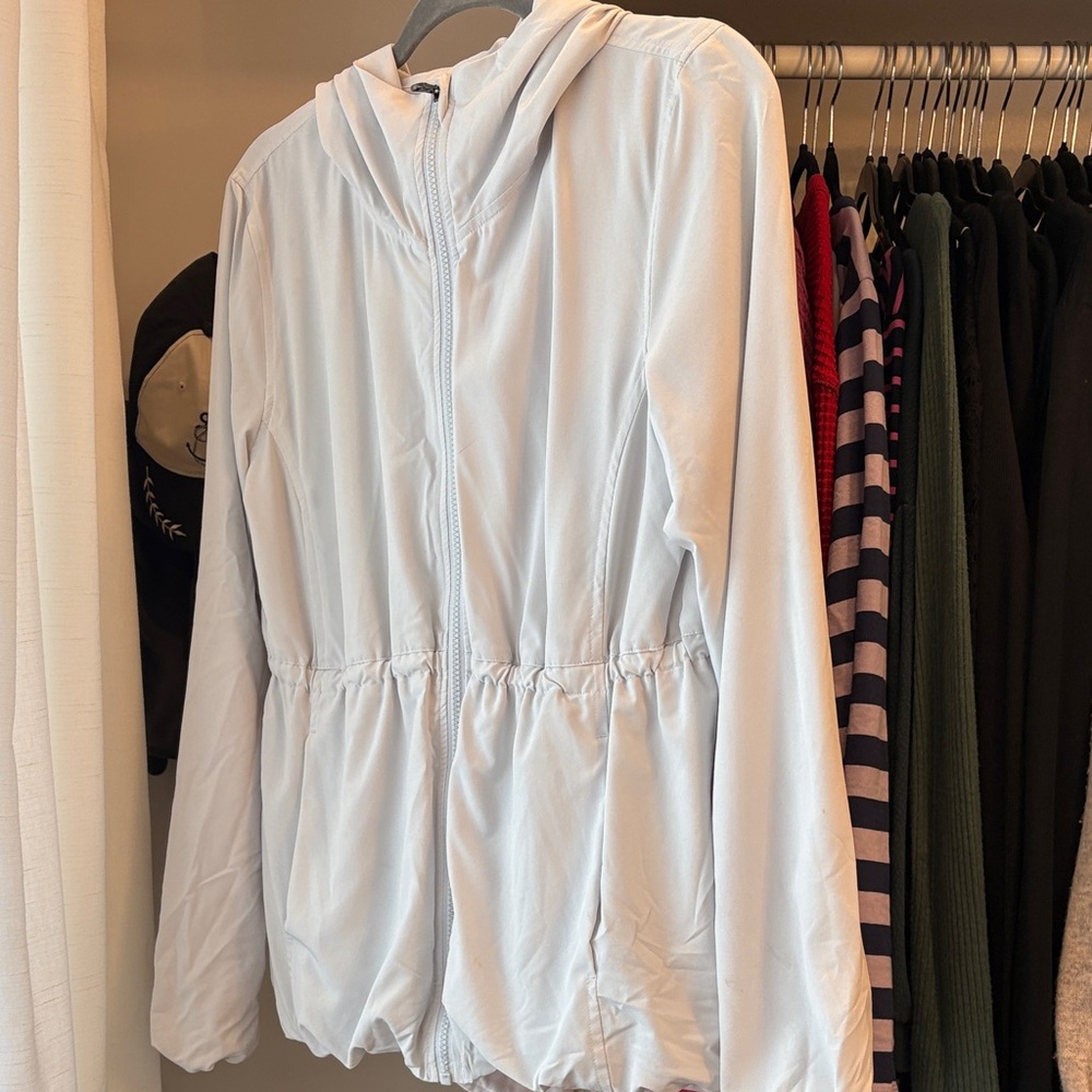 Lululemon Women's light grey Hooded rain jacket size 6